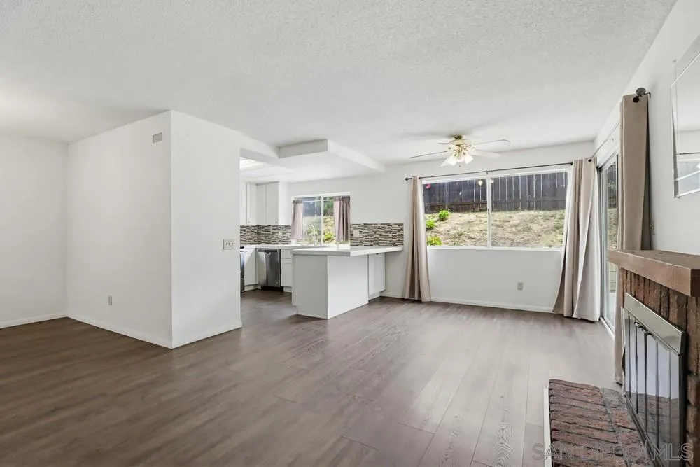 https://cdn.realtyfeed.com/cdn/127/260008752/20037103bb24ed7b0d345929b6325c55.webp