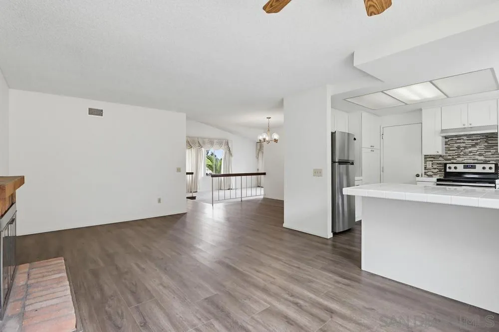https://cdn.realtyfeed.com/cdn/127/260008752/30f674268f465ab010528b75383d0002.webp