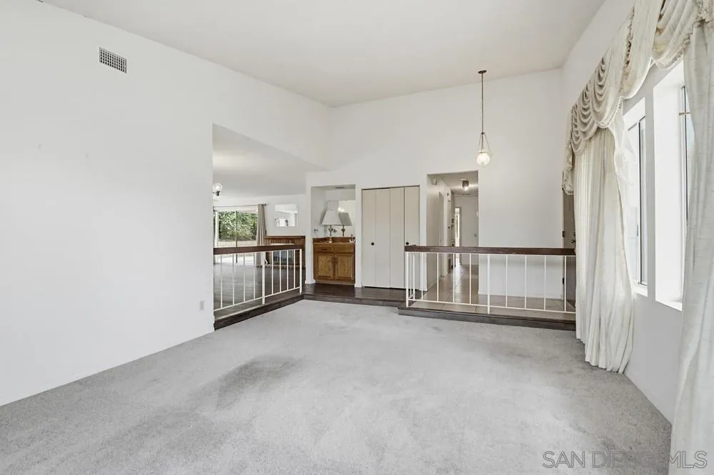 https://cdn.realtyfeed.com/cdn/127/260008752/337d4cf194e5c56789430d0b30ce522b.webp