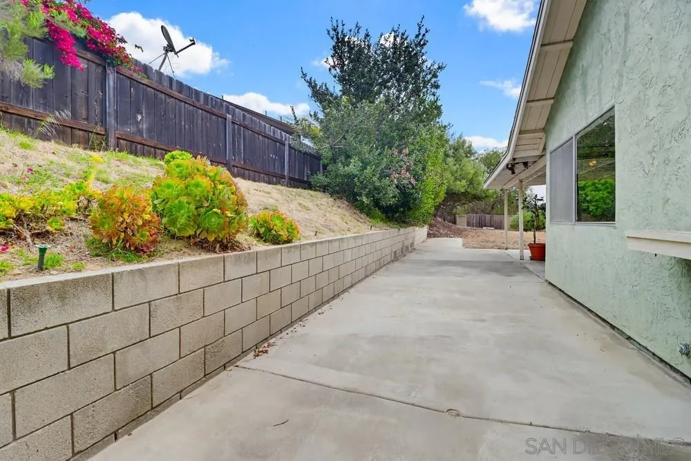 https://cdn.realtyfeed.com/cdn/127/260008752/3e73c58a6179d742cb239fdfe6af5006.webp