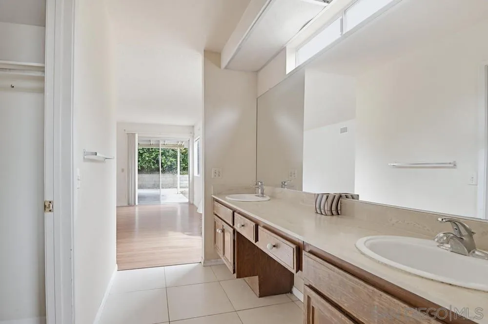 https://cdn.realtyfeed.com/cdn/127/260008752/7579f899d5b319d3916472d5da963757.webp