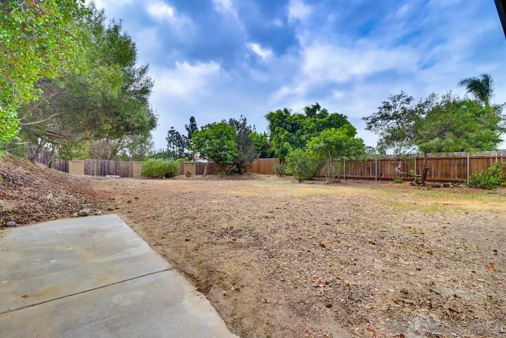 https://cdn.realtyfeed.com/cdn/127/260008752/ebe15372336715fb3595ff84b6f81b37.webp