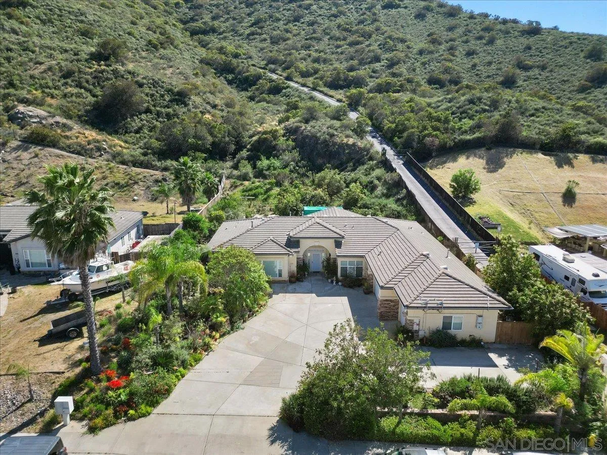 https://cdn.realtyfeed.com/cdn/127/260008757/516fa657933dd9bd92088b7aa986acd7.webp