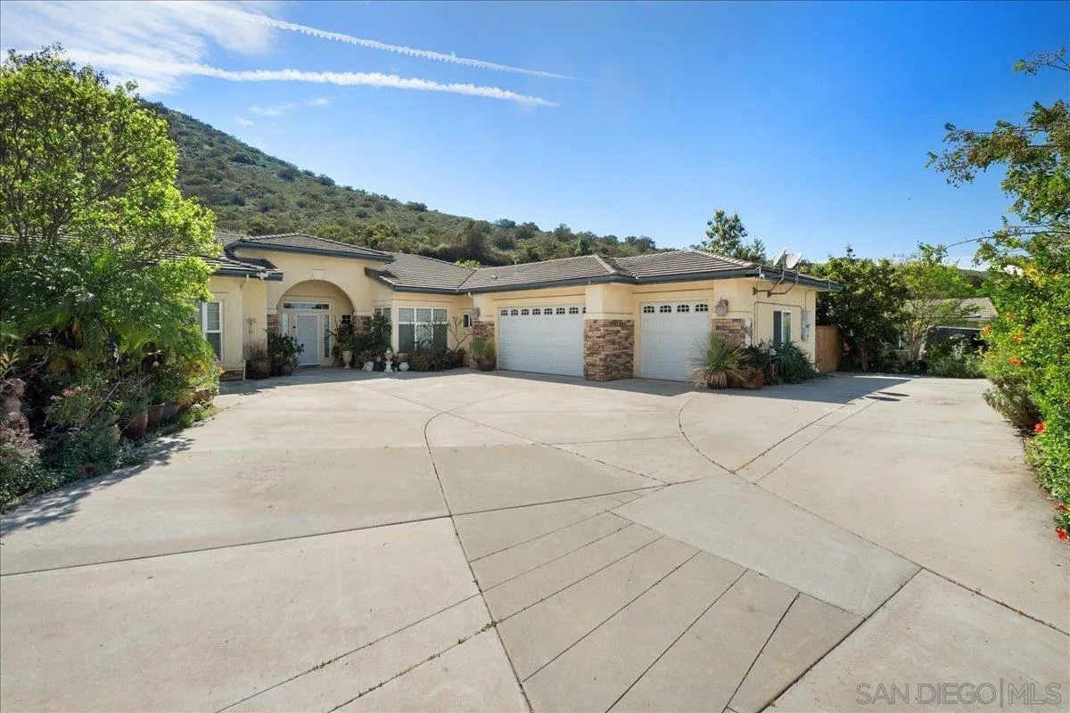 https://cdn.realtyfeed.com/cdn/127/260008757/625f8560f853d132814b1865ea7366cf.webp