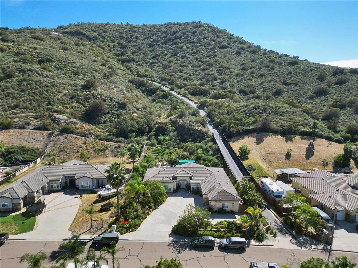https://cdn.realtyfeed.com/cdn/127/260008757/a1fff14d73425369660876da87dd6fec.webp