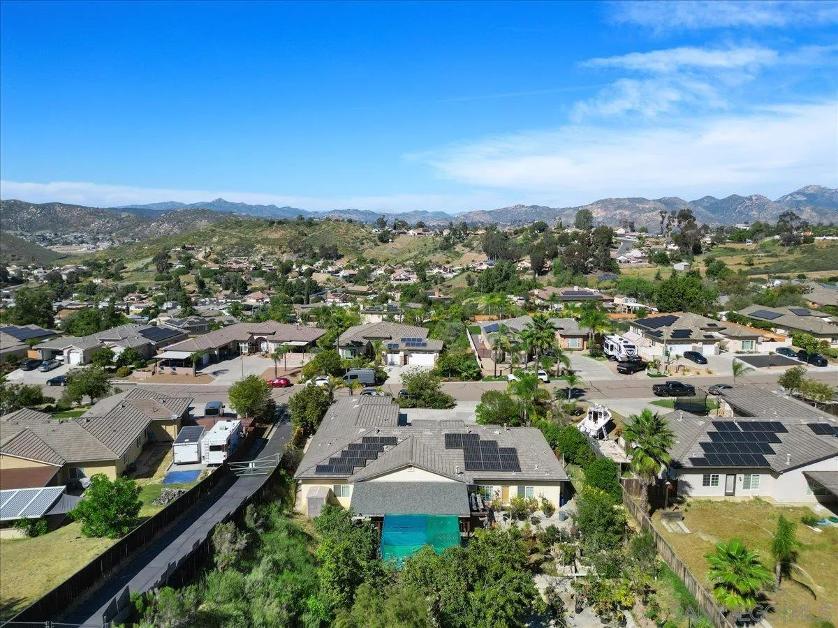 https://cdn.realtyfeed.com/cdn/127/260008757/b12621899ff8df8944f815ee3ff50c9c.webp