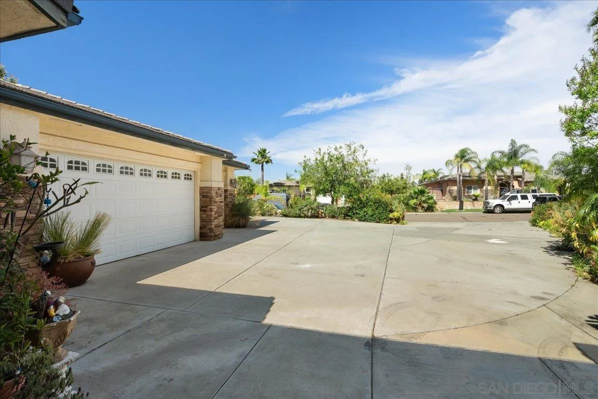 https://cdn.realtyfeed.com/cdn/127/260008757/bfb66c2381283a8afc58f5dc654374ce.webp