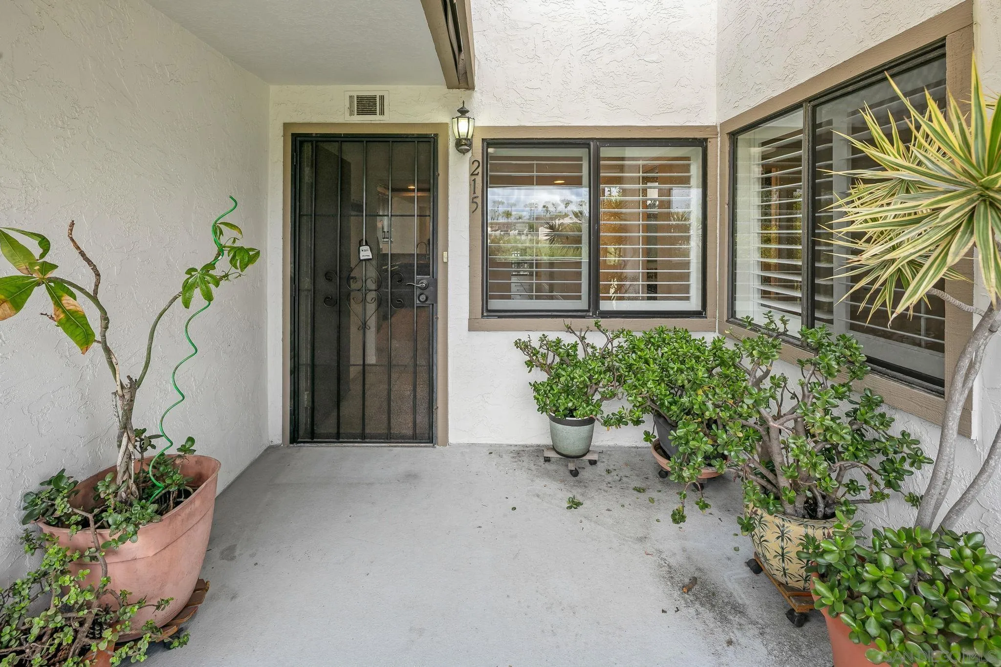 Photo #2: 260008761 Listing: Photo #2