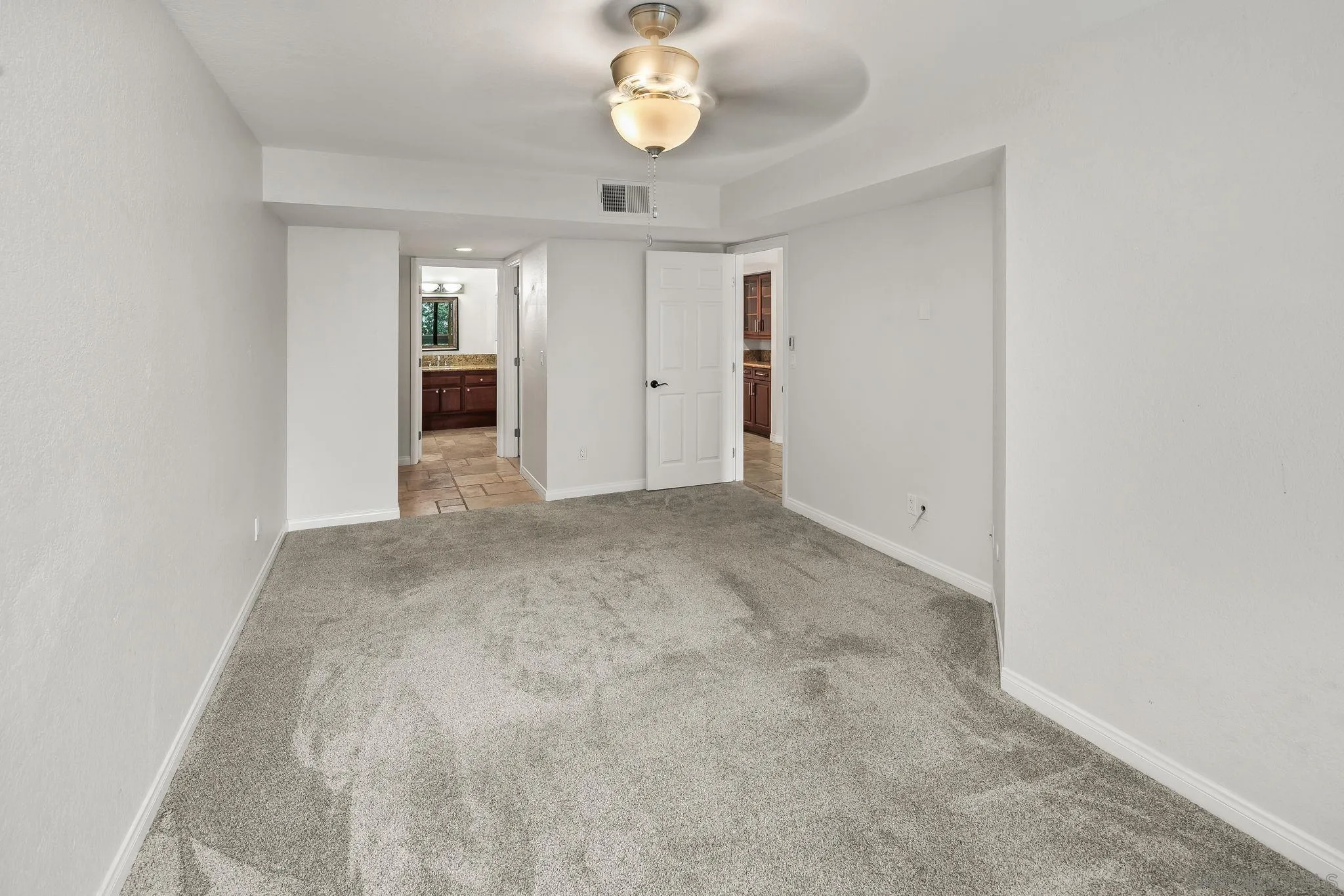 Photo #23: 260008761 Listing: Photo #23