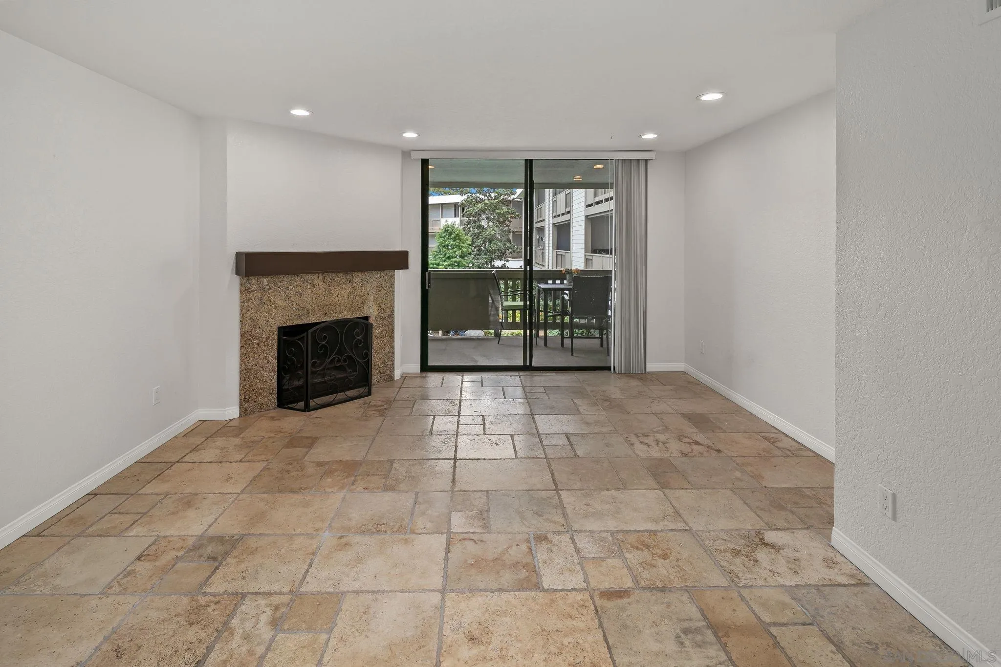 Photo #8: 260008761 Listing: Photo #8