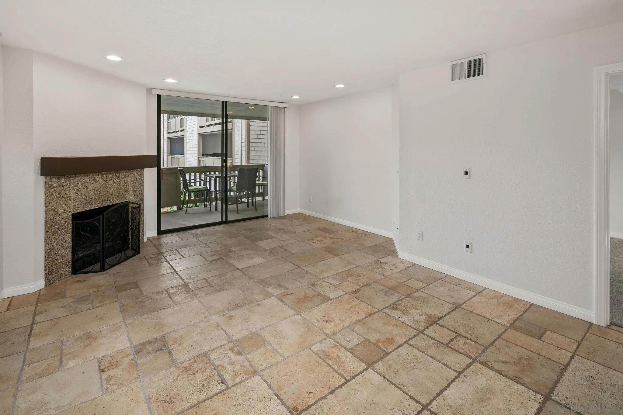 Photo #9: 260008761 Listing: Photo #9