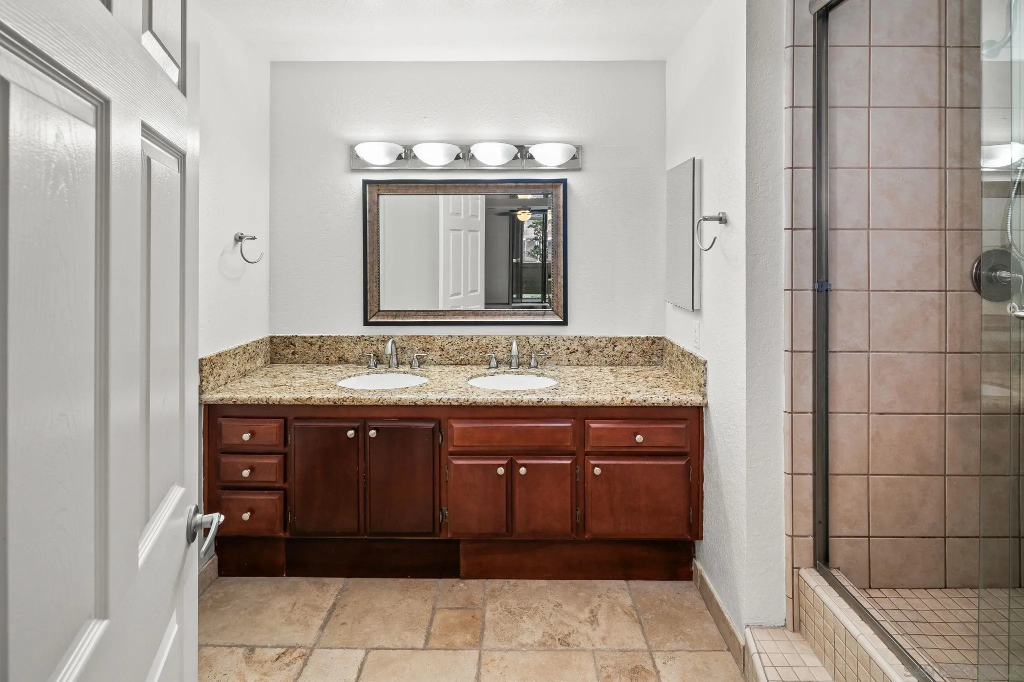 Photo #26: 260008761 Listing: Photo #26