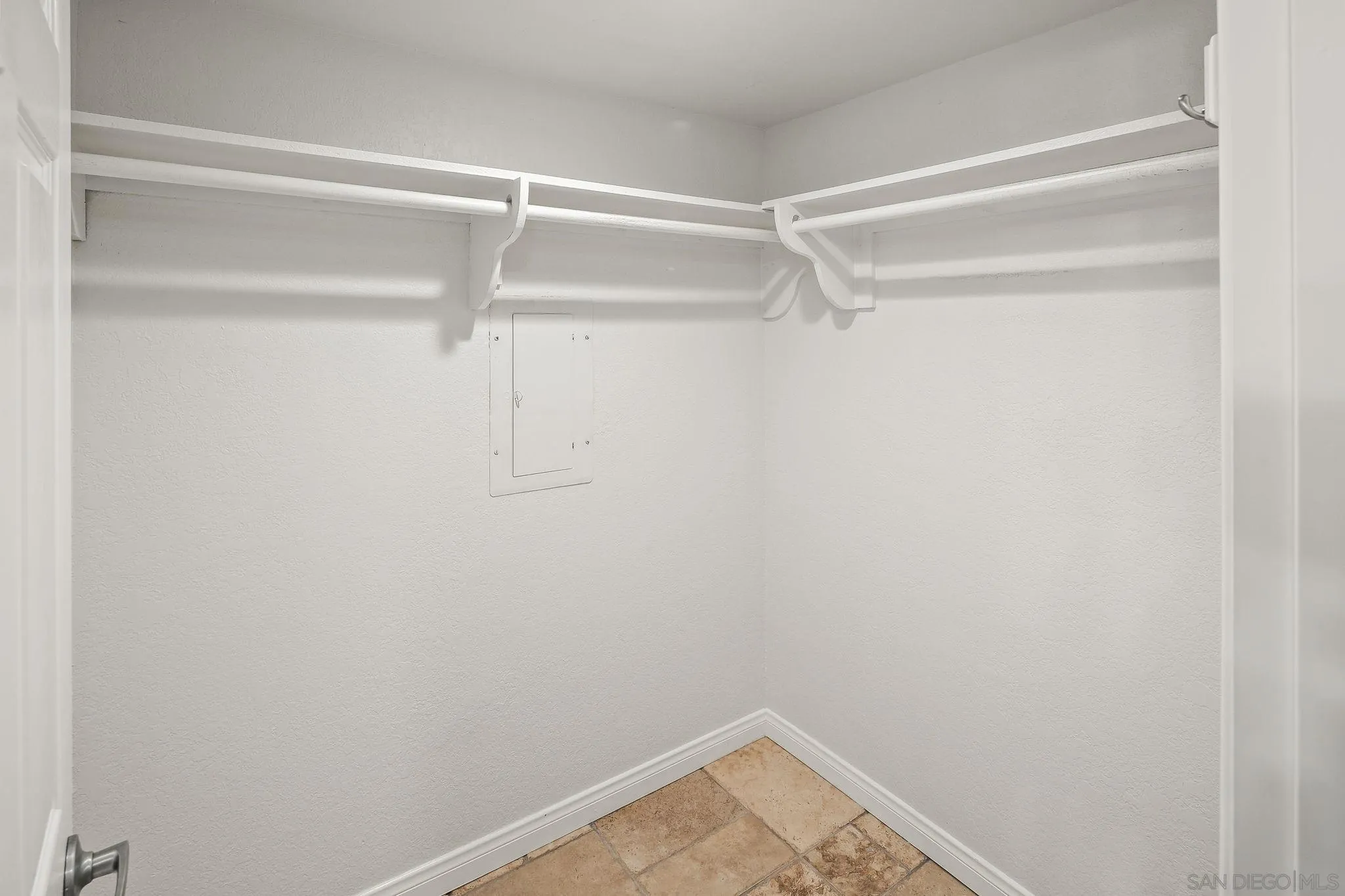 Photo #24: 260008761 Listing: Photo #24