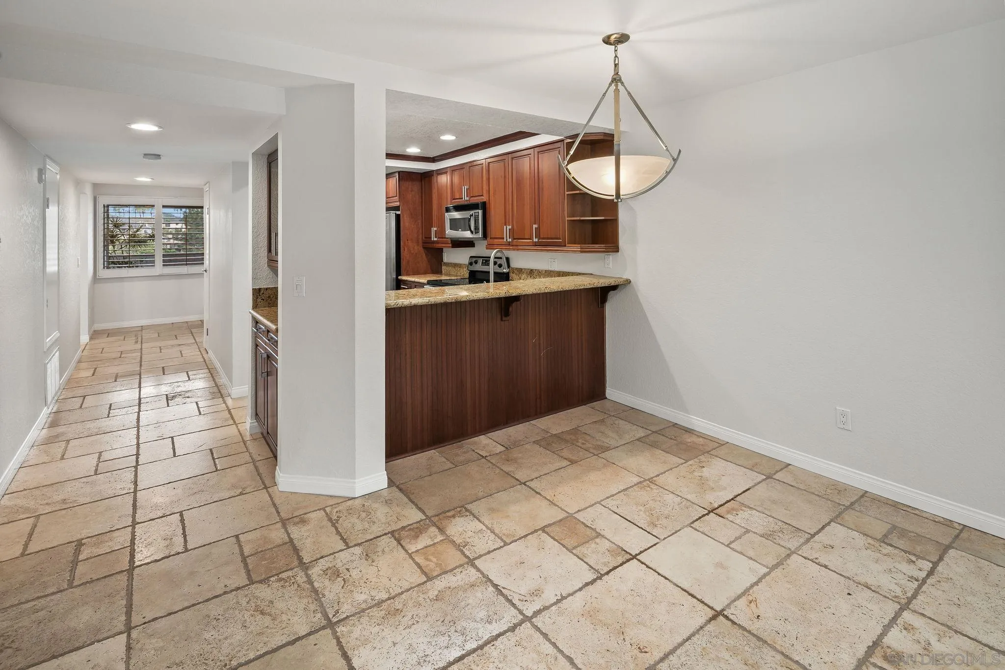 Photo #11: 260008761 Listing: Photo #11