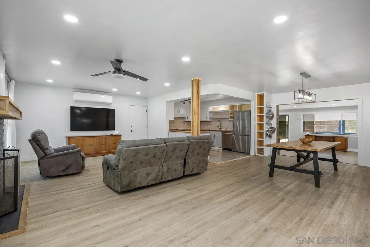 https://cdn.realtyfeed.com/cdn/127/260008762/869981e964133e7ebdd6f8f01b45cf37.webp