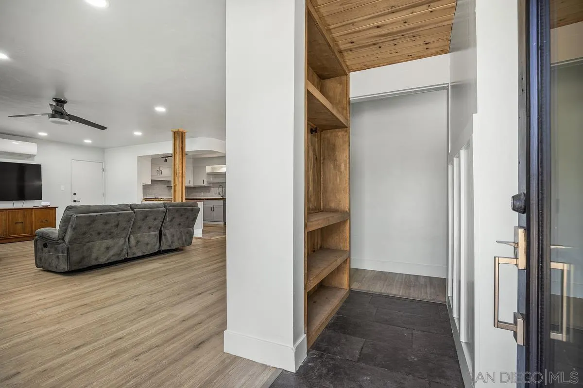 https://cdn.realtyfeed.com/cdn/127/260008762/c5f11938ba34a2ecf184338bb108775d.webp