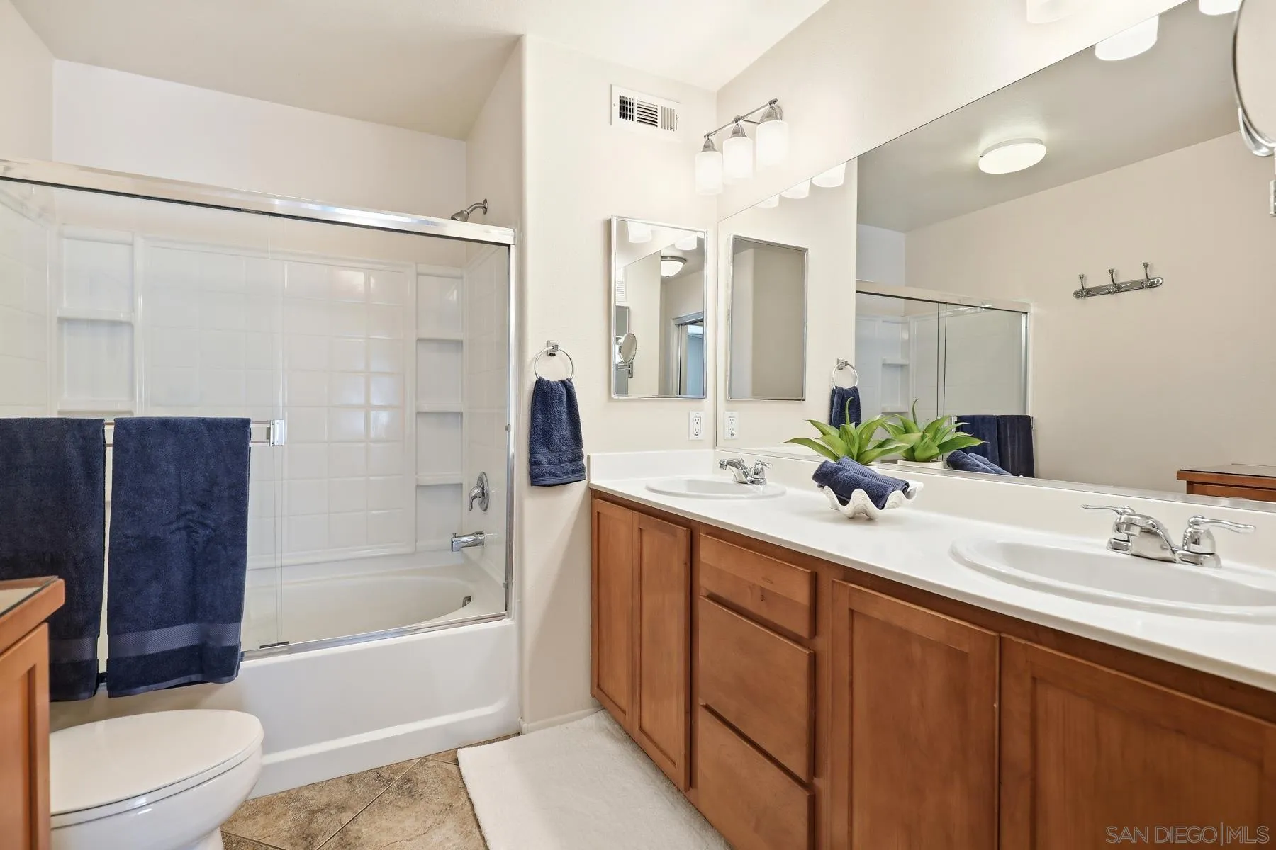 Photo #16: 260008764 Listing: Photo #16