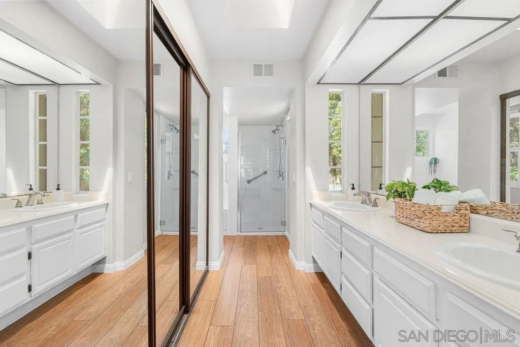 https://cdn.realtyfeed.com/cdn/127/260008765/4d27e58b34f508448a3e15f48c7bb858.webp