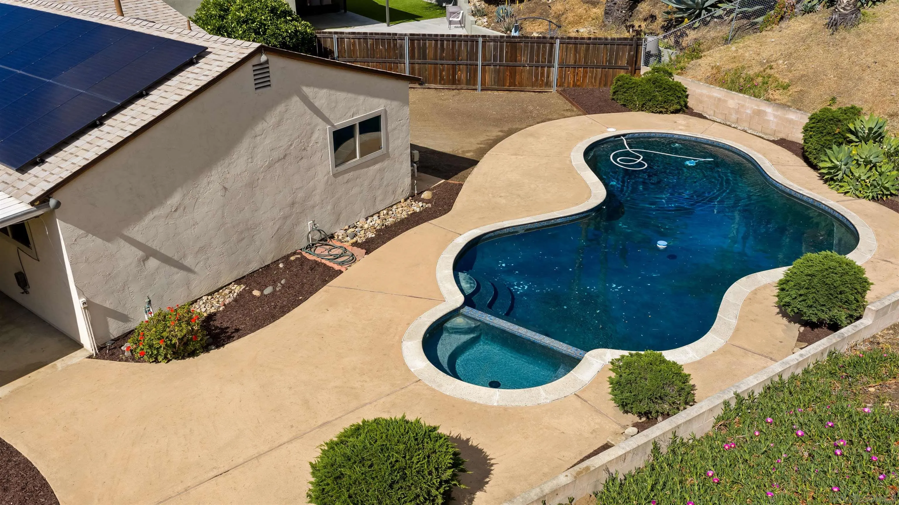 https://cdn.realtyfeed.com/cdn/127/260008766/053114138fb9115ab191d965ead0700f.webp