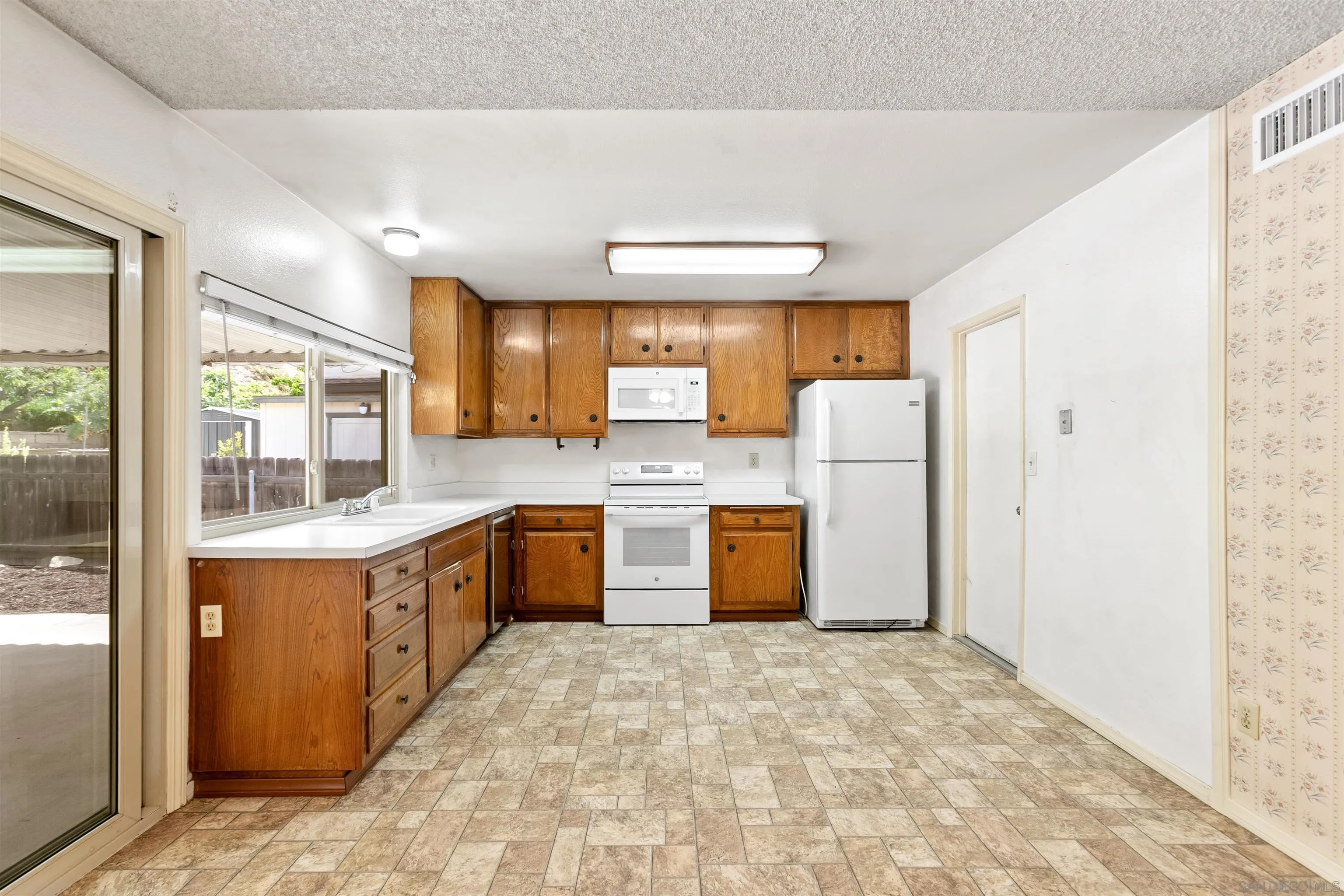 https://cdn.realtyfeed.com/cdn/127/260008766/0893e1a2c32b56c455ffe478755a76b6.webp