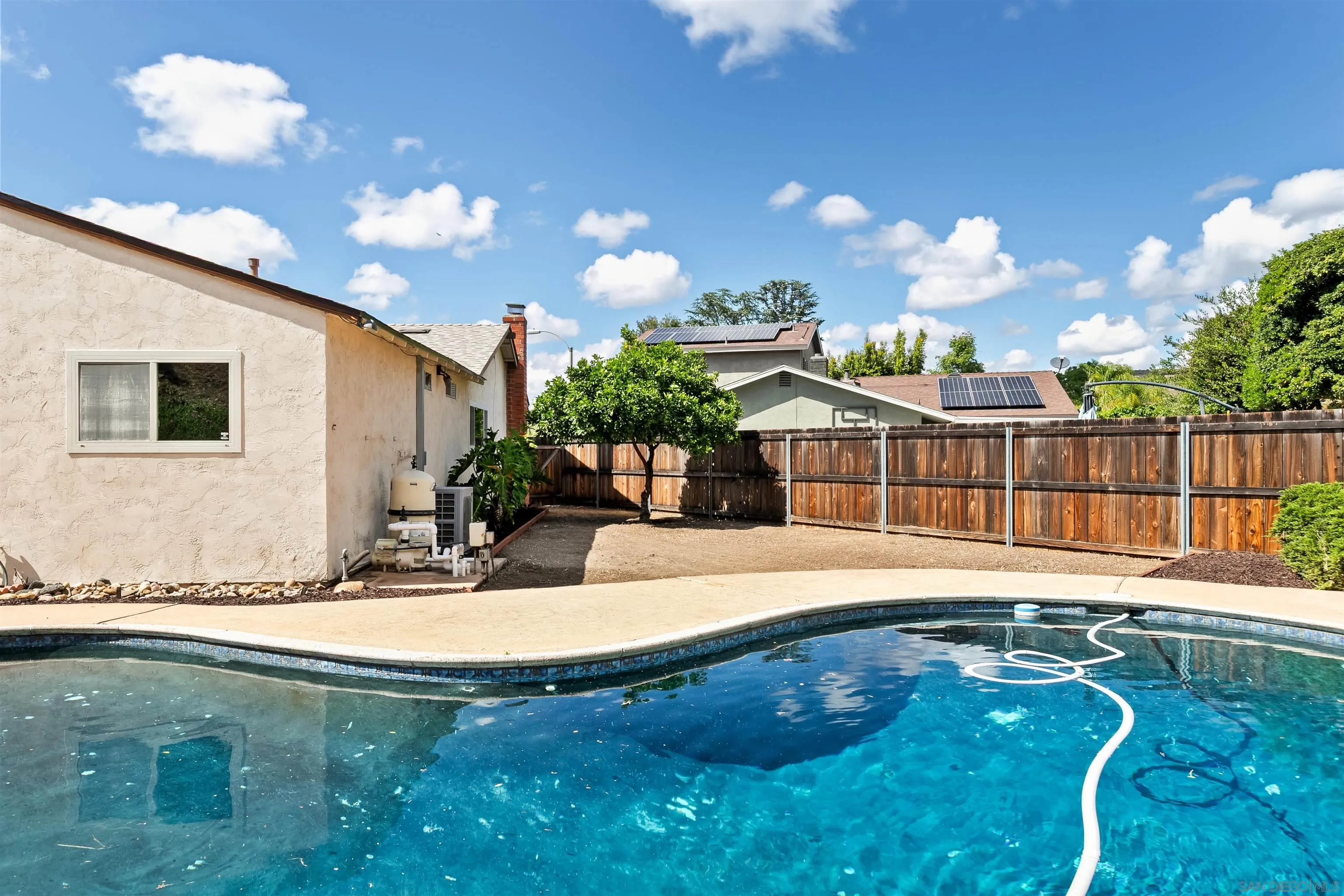 https://cdn.realtyfeed.com/cdn/127/260008766/138e033738c057f378ef9290f20886dd.webp