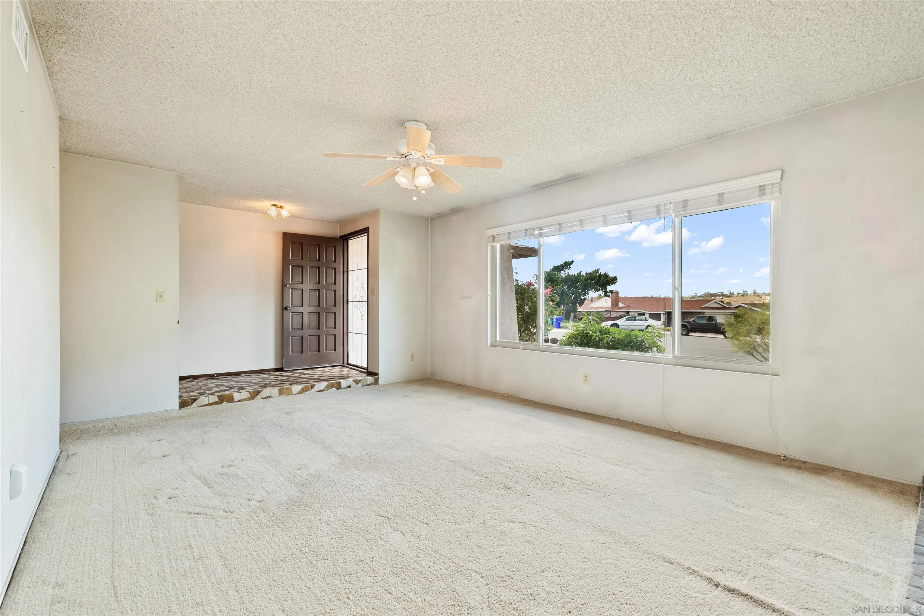 https://cdn.realtyfeed.com/cdn/127/260008766/c7069d07be38c5d484d073f134e141b7.webp