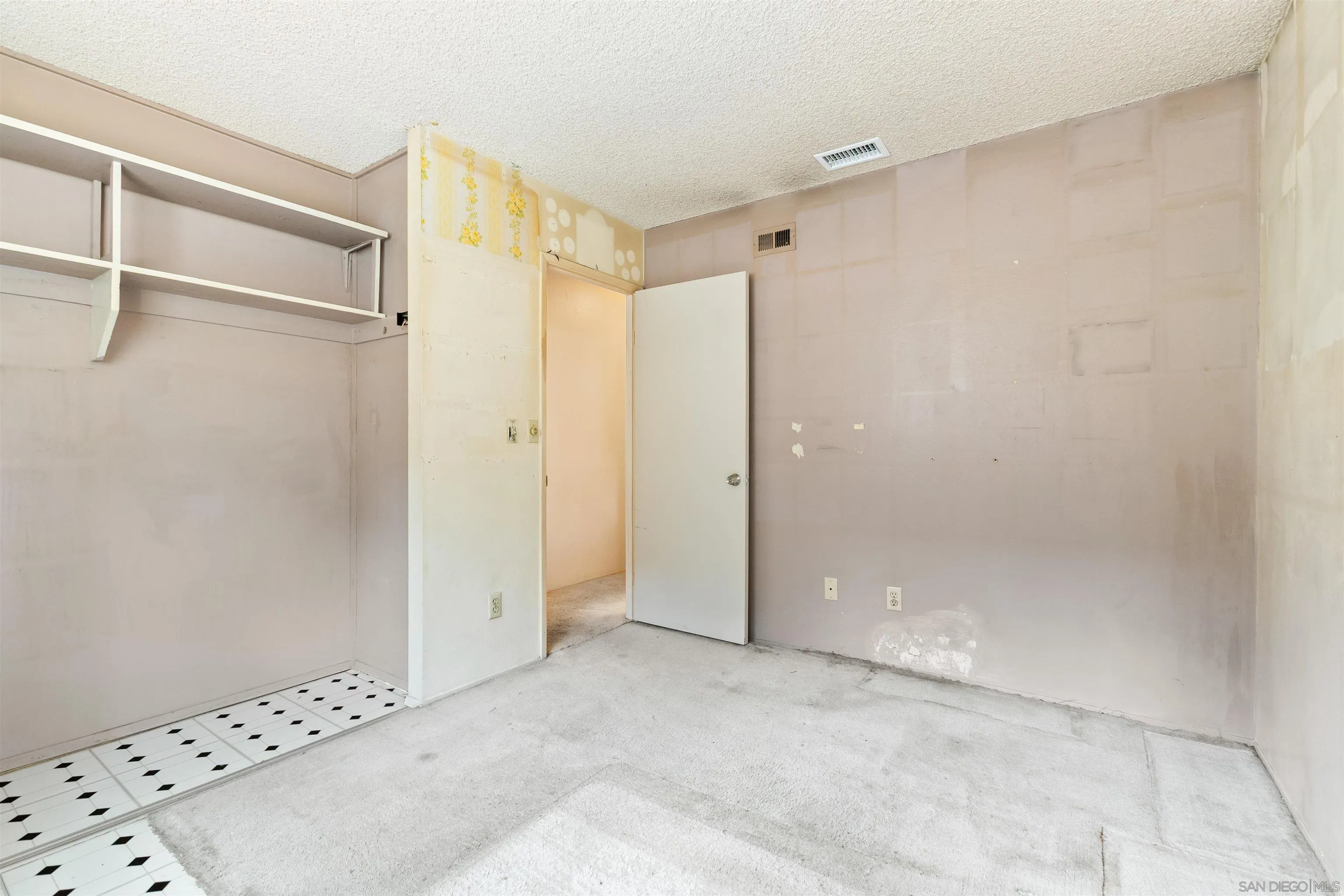 https://cdn.realtyfeed.com/cdn/127/260008766/e78ed44257df674302045e26a7b3139f.webp
