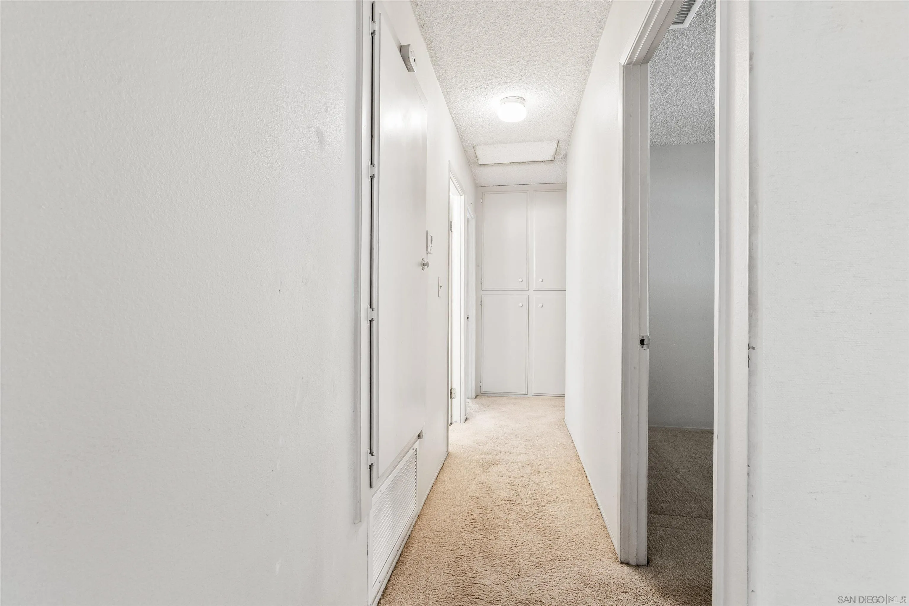 https://cdn.realtyfeed.com/cdn/127/260008766/eea81323be29782a4801450ab5c24d21.webp