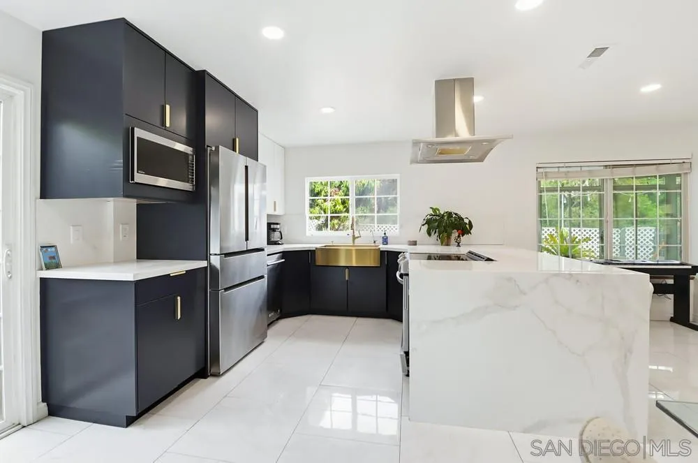 https://cdn.realtyfeed.com/cdn/127/260008767/4534a18adb464fadd73bf647db59ab25.webp