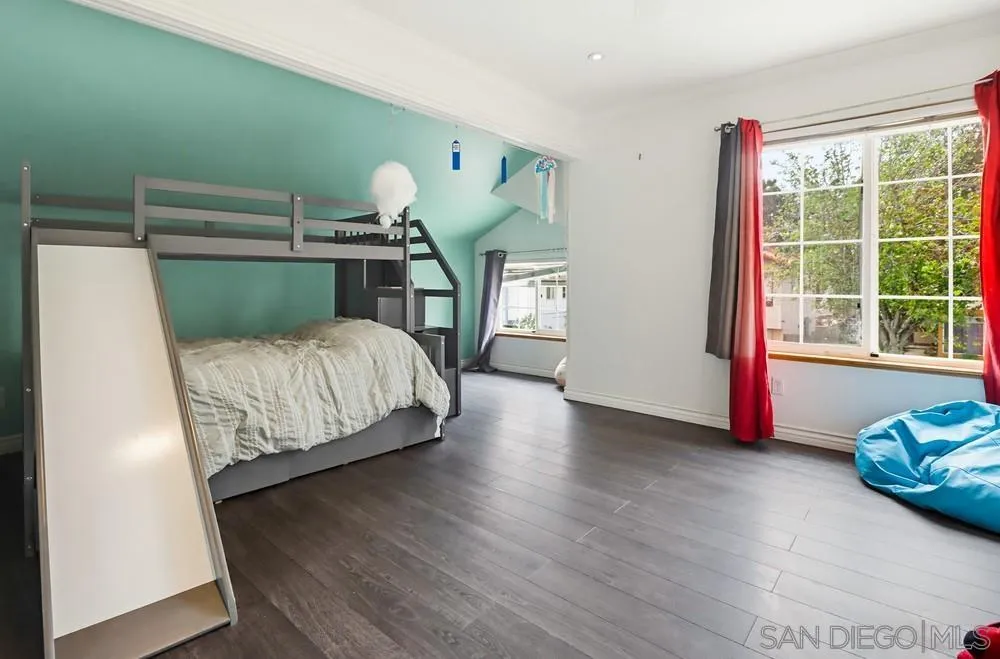 https://cdn.realtyfeed.com/cdn/127/260008767/bd19b466345518877842b207d097b90b.webp