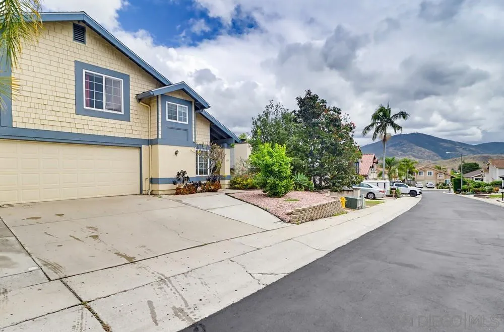 https://cdn.realtyfeed.com/cdn/127/260008767/d0163ac77a8c5549f028cf2003a5443c.webp