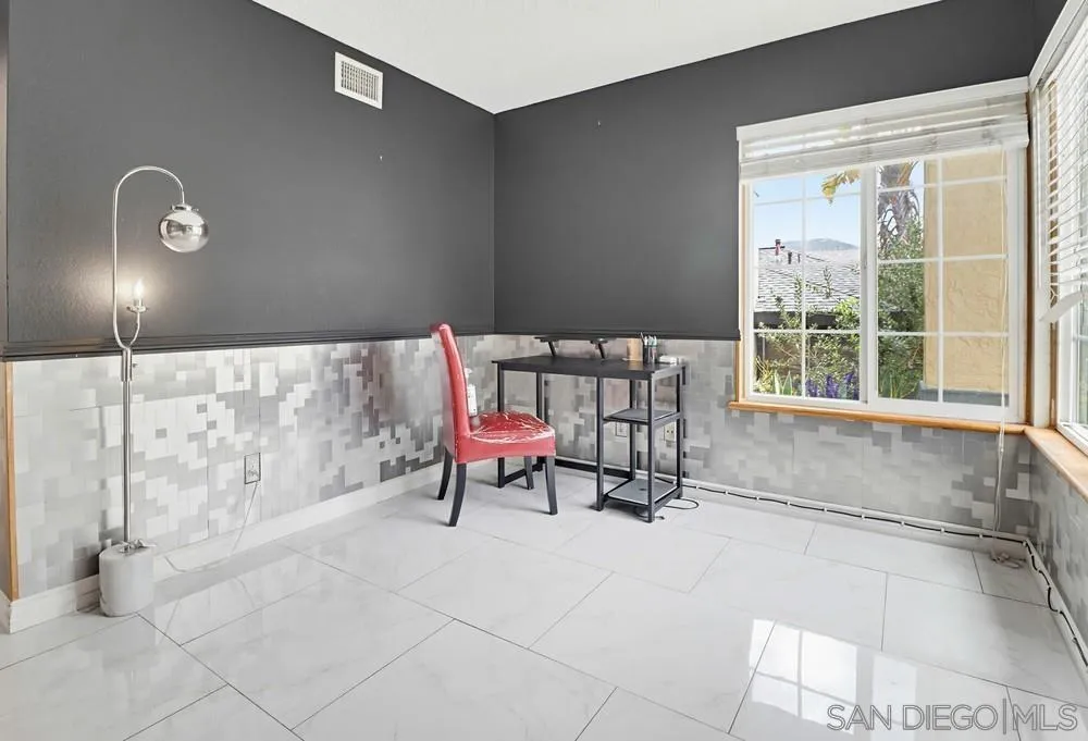 https://cdn.realtyfeed.com/cdn/127/260008767/d6f986a7c6430fcc9afe44cae5e3296e.webp