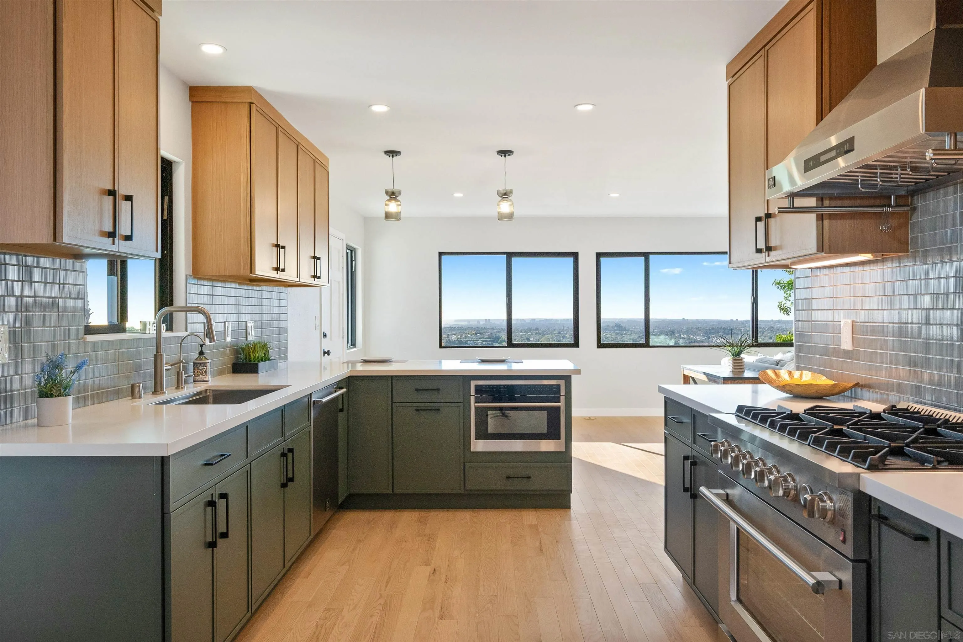 https://cdn.realtyfeed.com/cdn/127/260008768/841be1544a94cb6a26e328b4be69e9fb.webp