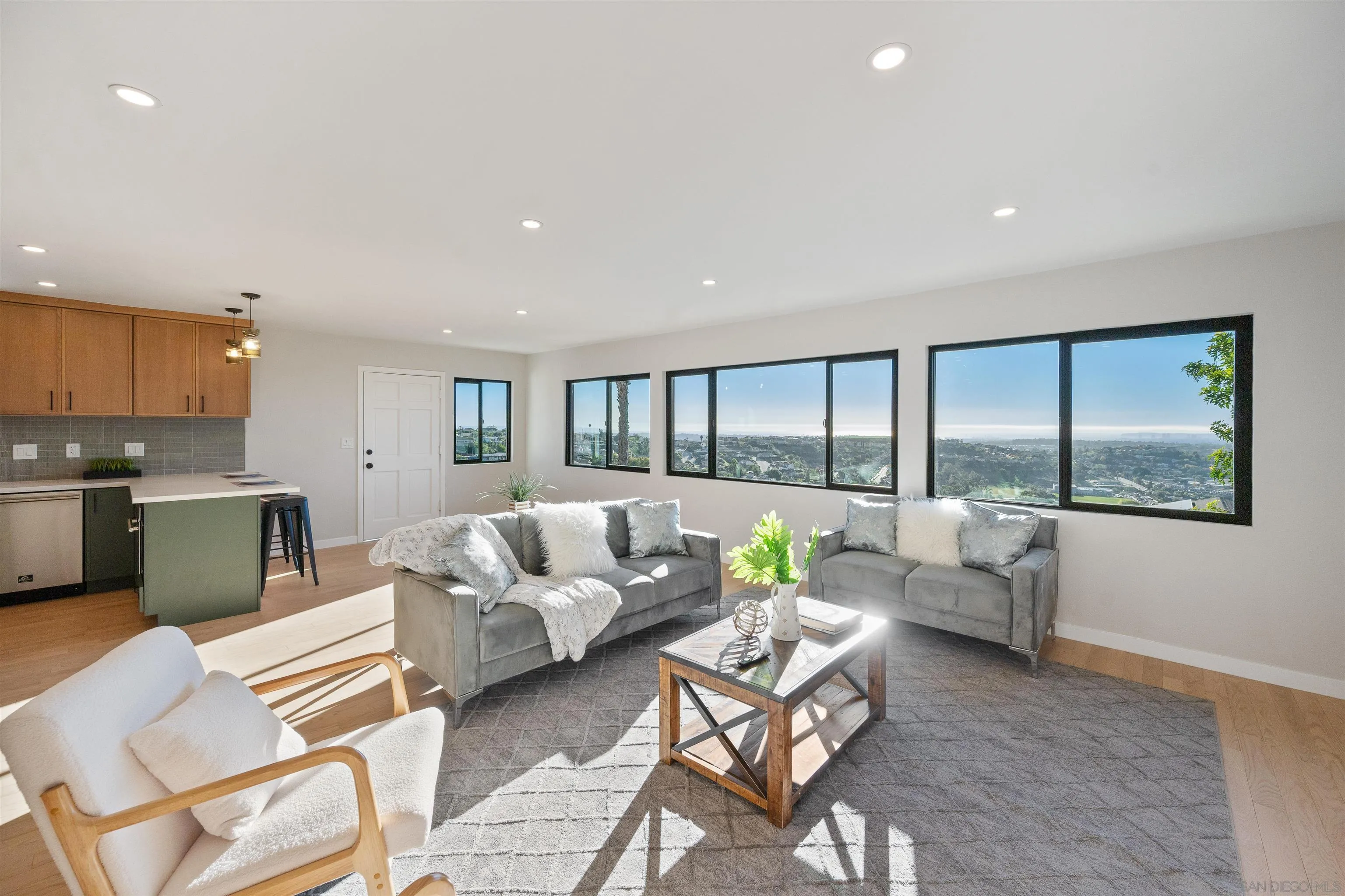 https://cdn.realtyfeed.com/cdn/127/260008768/b14efb8068ac805f9316ab5d92dd8a19.webp