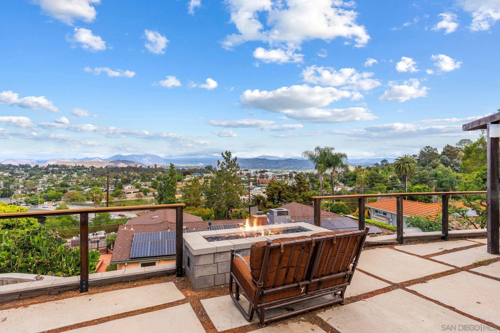 https://cdn.realtyfeed.com/cdn/127/260008769/23cd547cefe730abea21b2a931e10433.webp