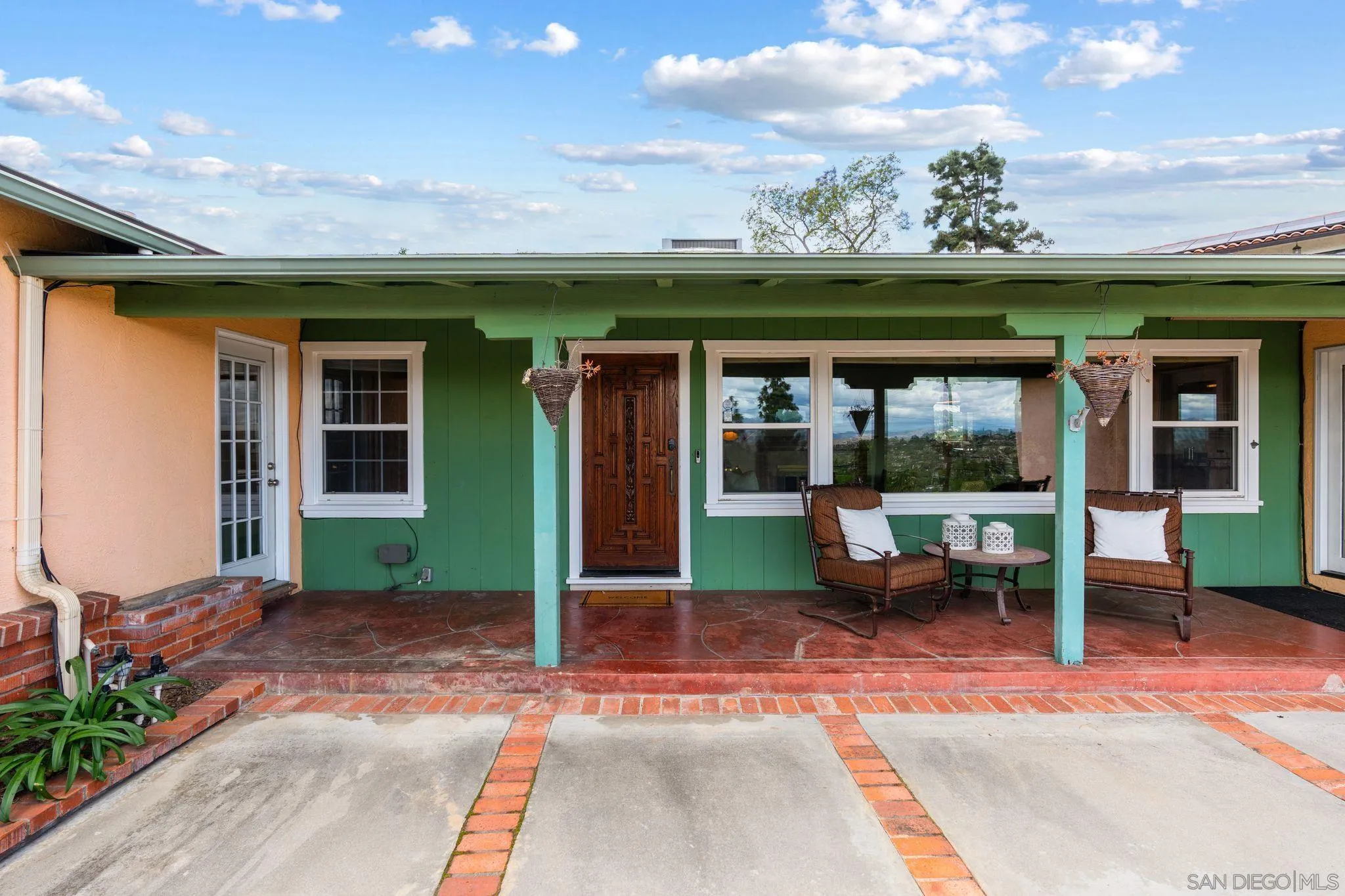 https://cdn.realtyfeed.com/cdn/127/260008769/461bb7d1ee4efe76cffb96835f3339b4.webp