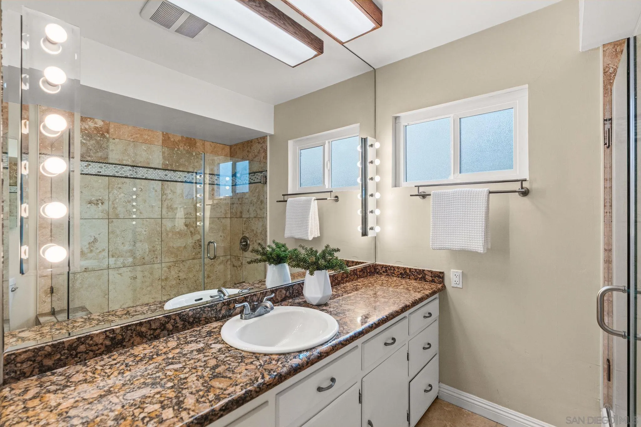https://cdn.realtyfeed.com/cdn/127/260008769/782c7b244e7764a552e13bbcb8a8b503.webp