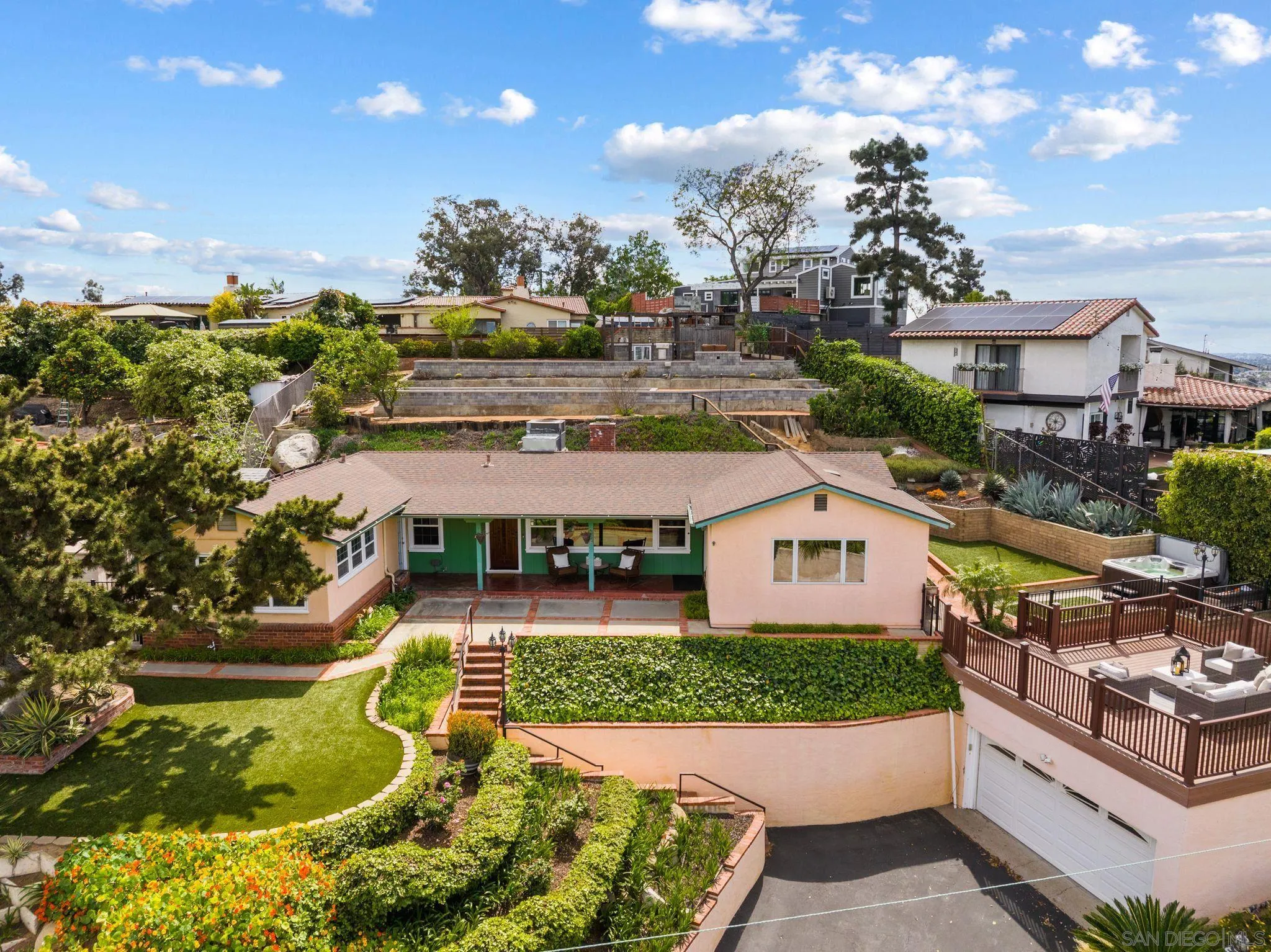 https://cdn.realtyfeed.com/cdn/127/260008769/78b48f0a998a460efbed8638341ee261.webp