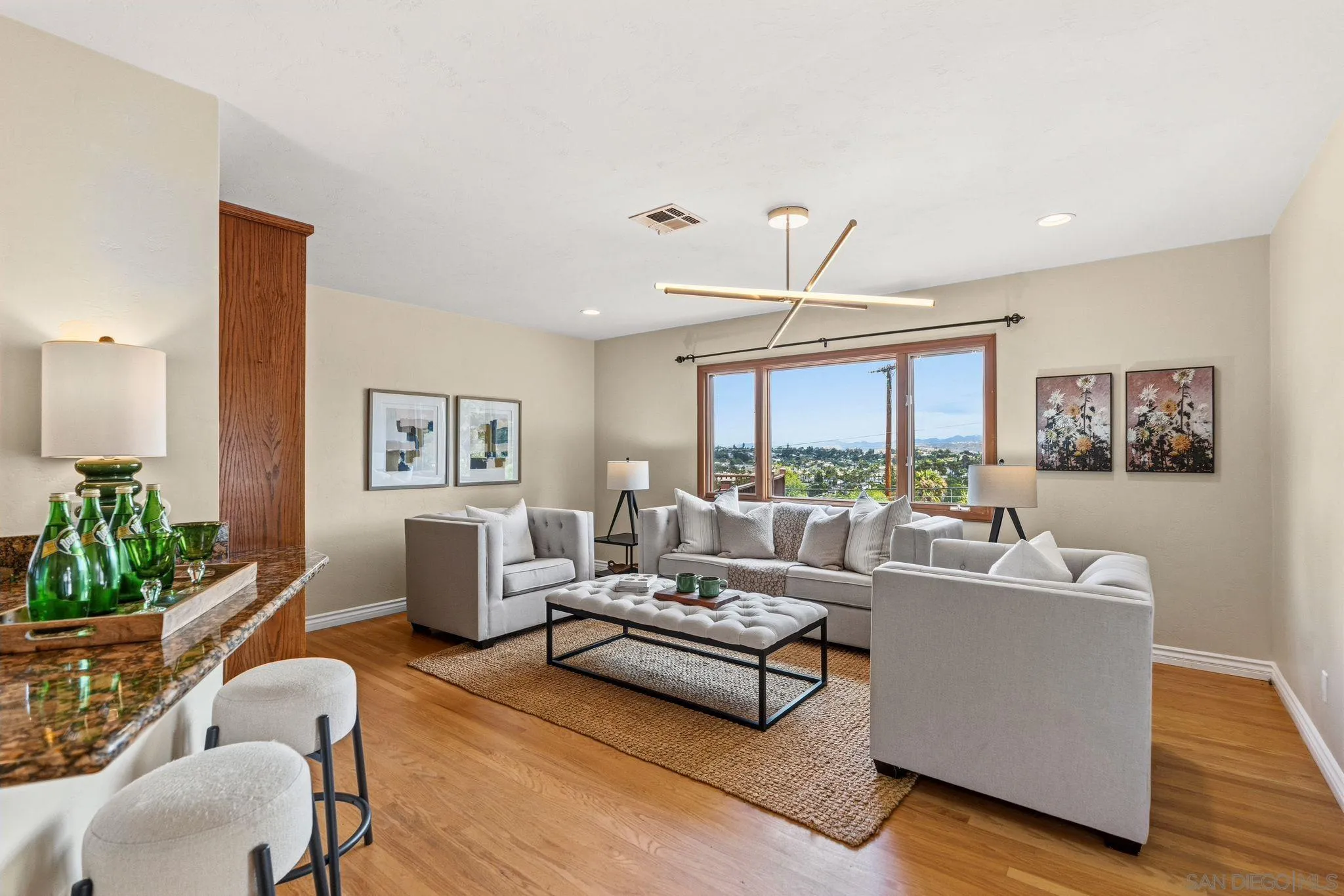 https://cdn.realtyfeed.com/cdn/127/260008769/88f5ce7a4a9d3e9c2cb2eff69cbeafdd.webp