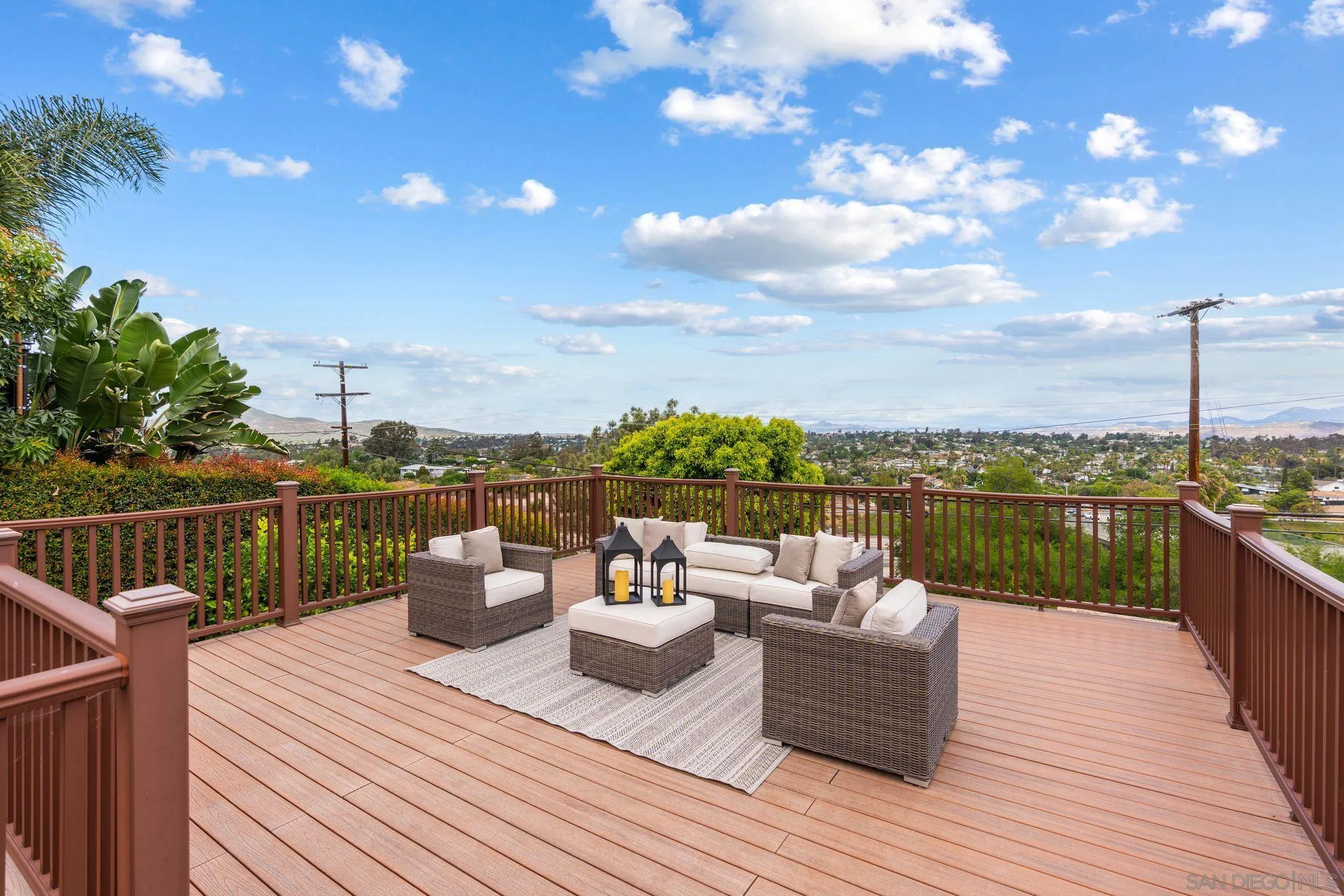 https://cdn.realtyfeed.com/cdn/127/260008769/bb36048d466e2ab05449b3b6c7d758f6.webp