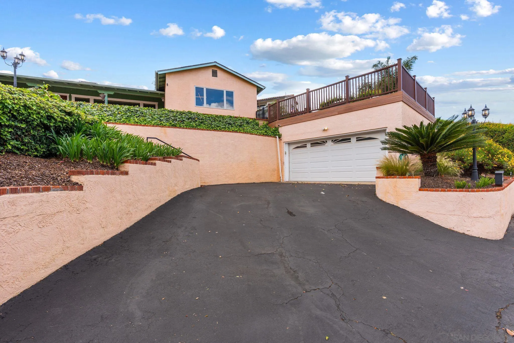 https://cdn.realtyfeed.com/cdn/127/260008769/f10126eca53da4470192fe030ec4a369.webp