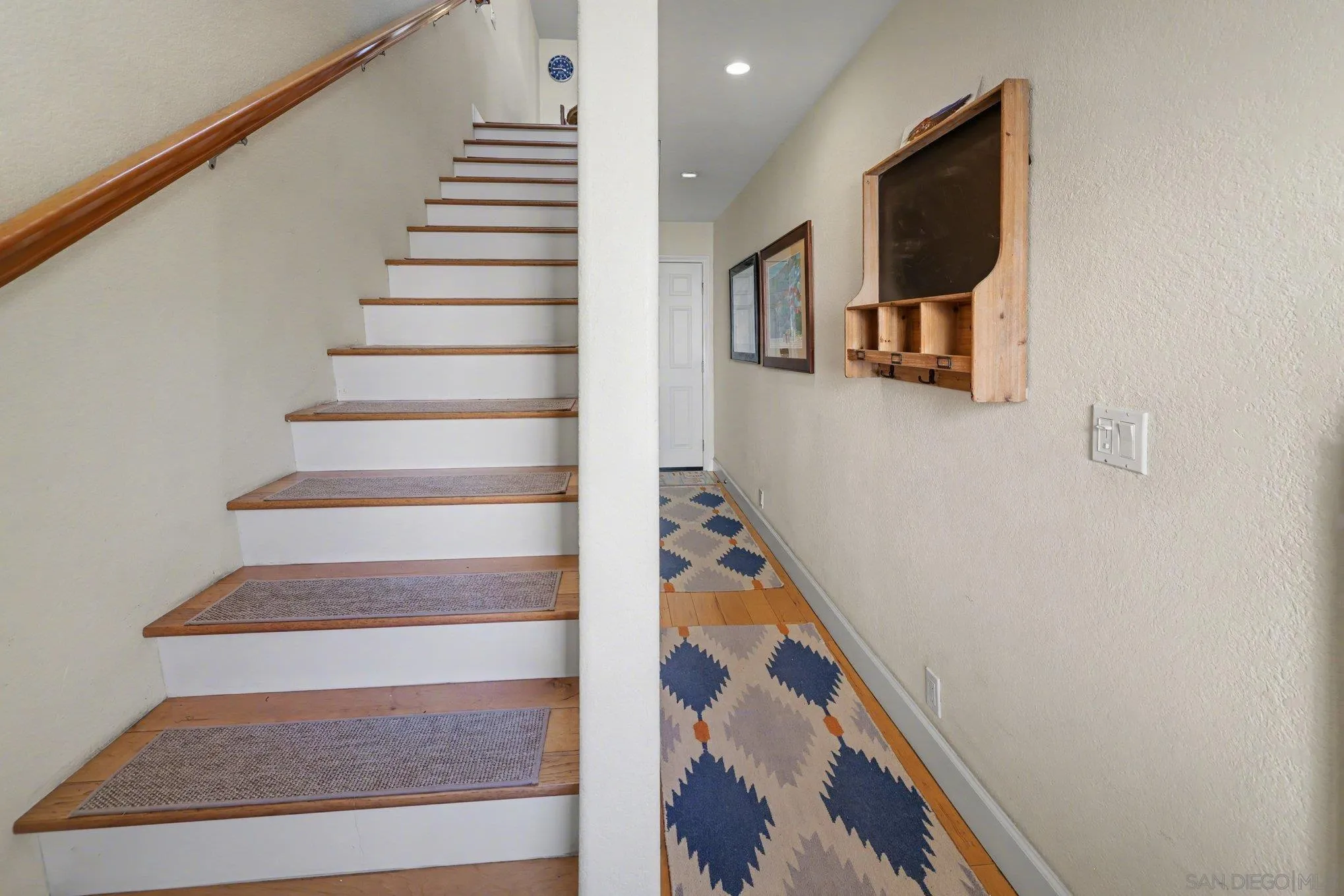 Photo #2: 260008771 Listing: Photo #2