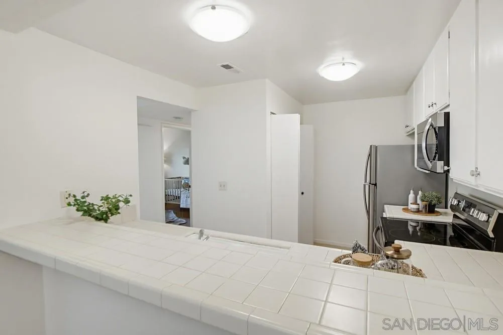 Photo #13: 260008772 Listing: Photo #13