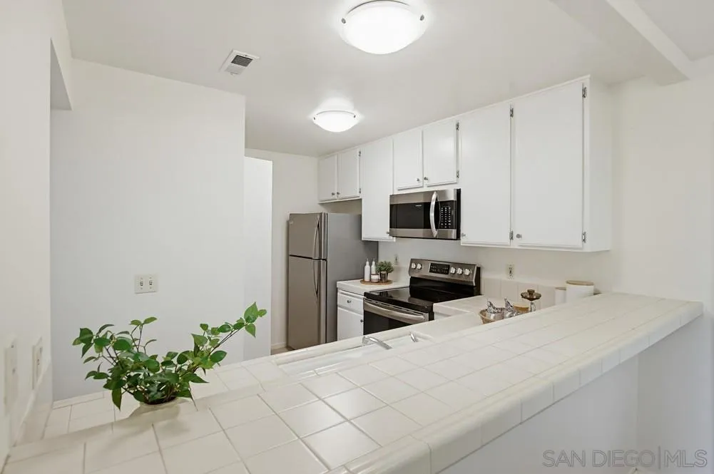 Photo #14: 260008772 Listing: Photo #14