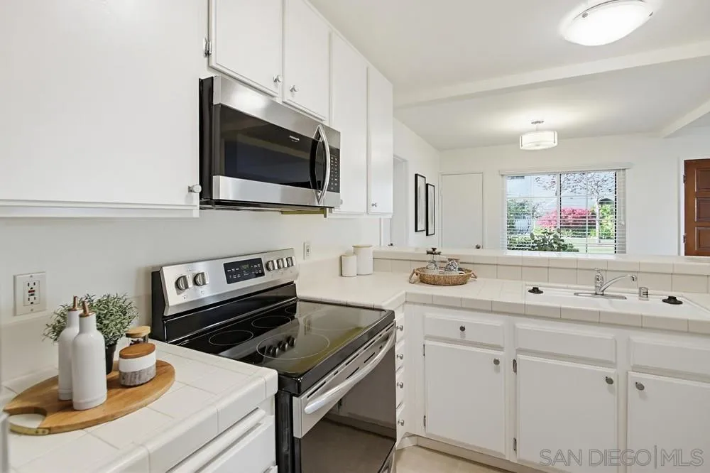 Photo #17: 260008772 Listing: Photo #17