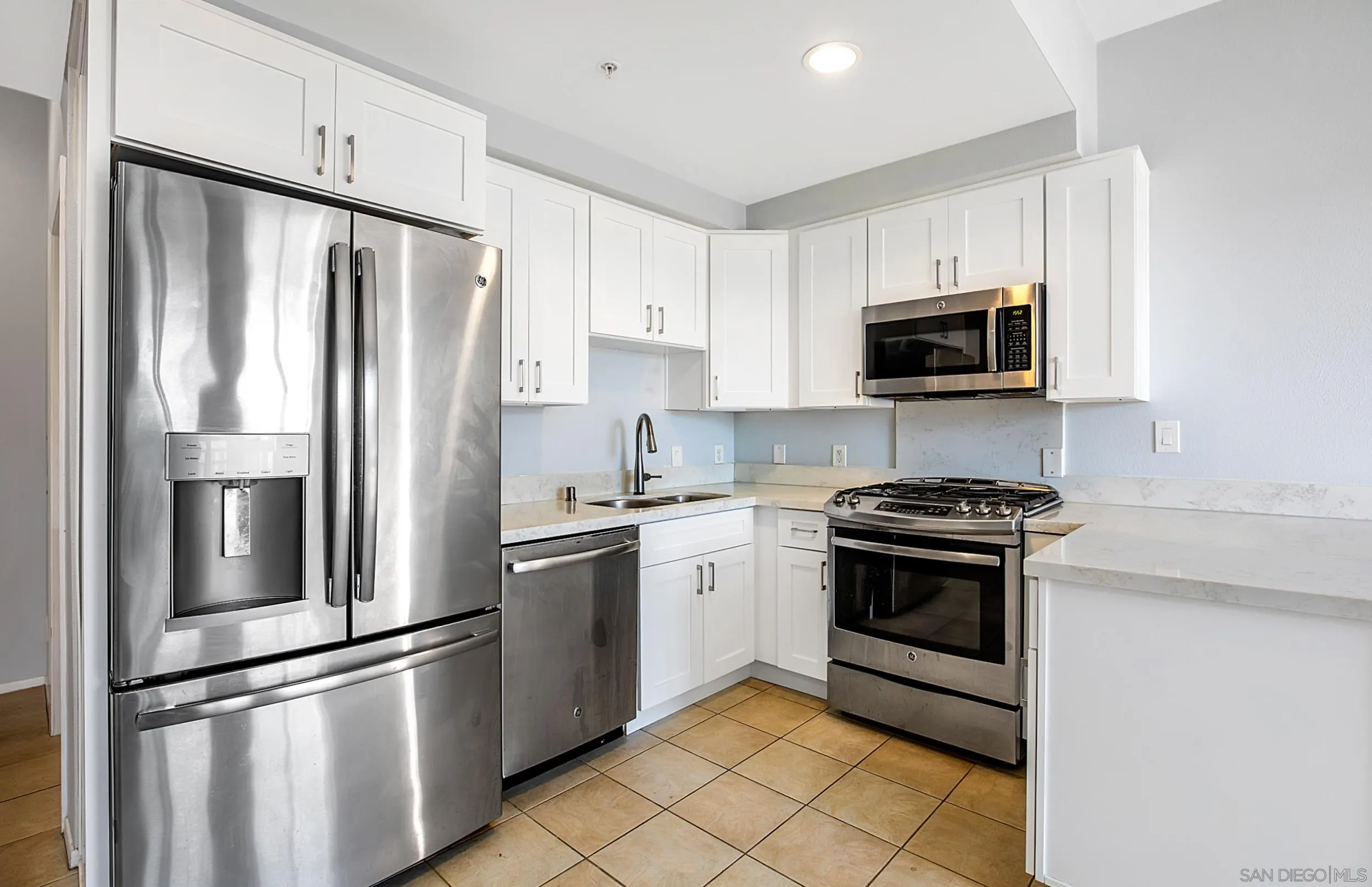 https://cdn.realtyfeed.com/cdn/127/260008776/05b9104ddf71e997967d7cc58a51019d.webp