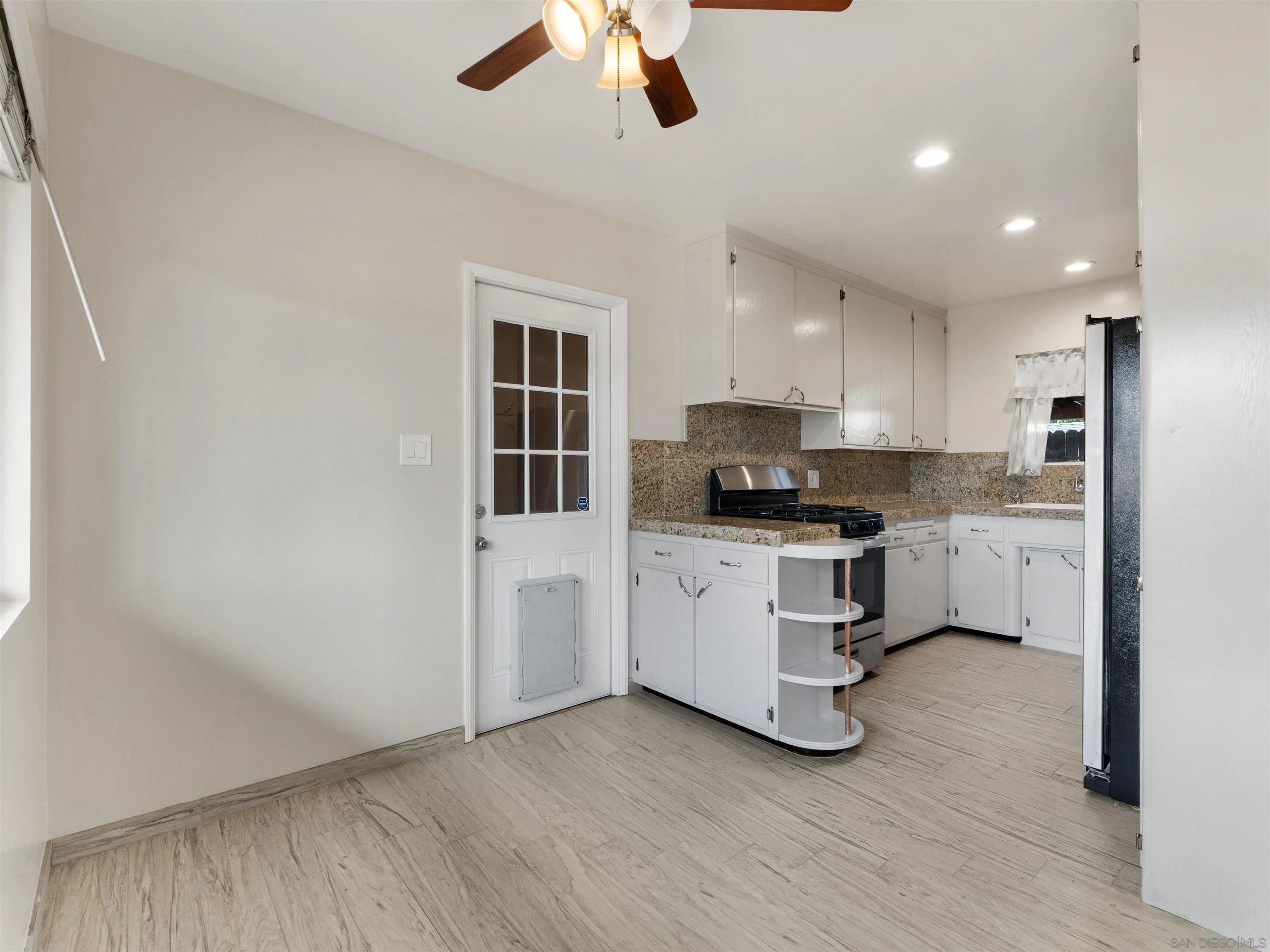 https://cdn.realtyfeed.com/cdn/127/260008782/20a7fa391543fe8bdd3811e00f60aeed.webp
