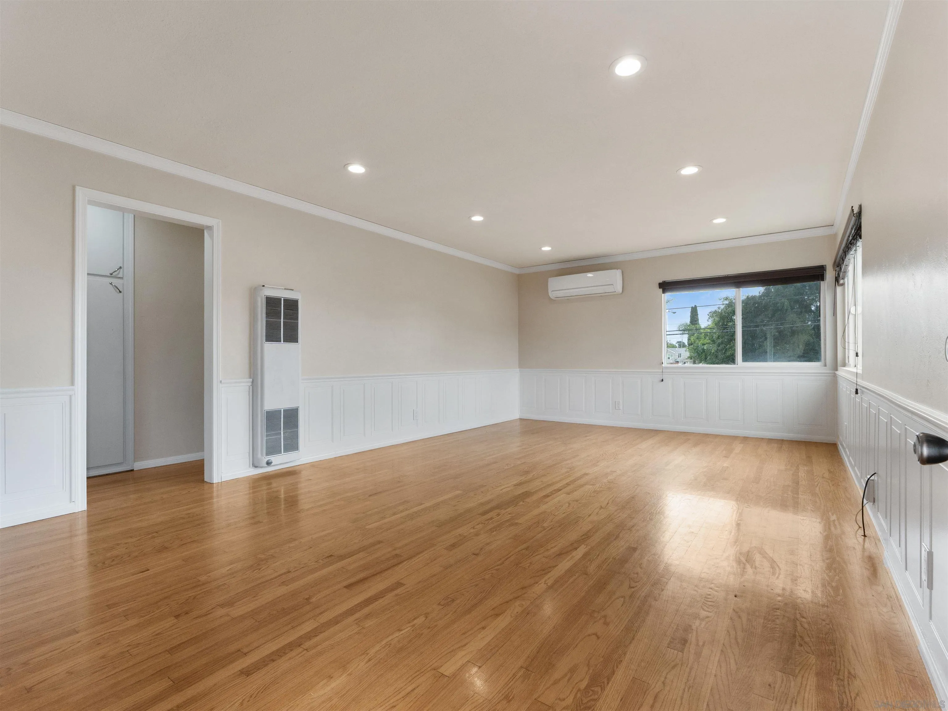 https://cdn.realtyfeed.com/cdn/127/260008782/70db76a4afdab50c163b64a041c1ade7.webp