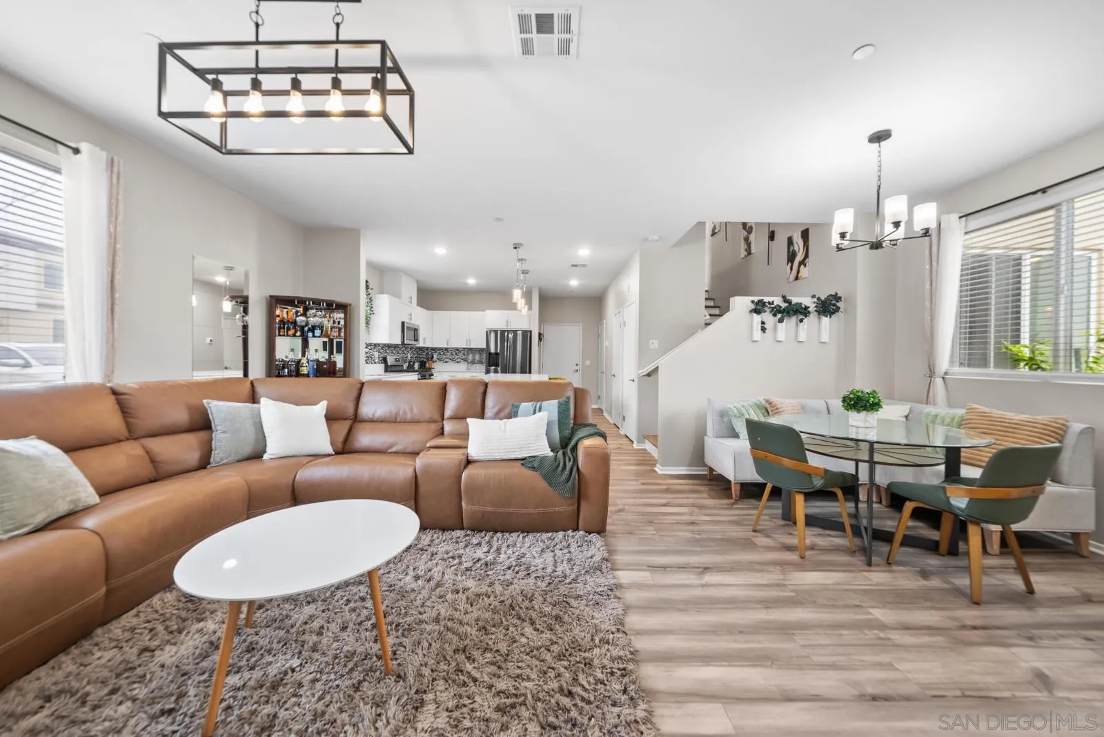 Photo #2: 260008791 Listing: Photo #2