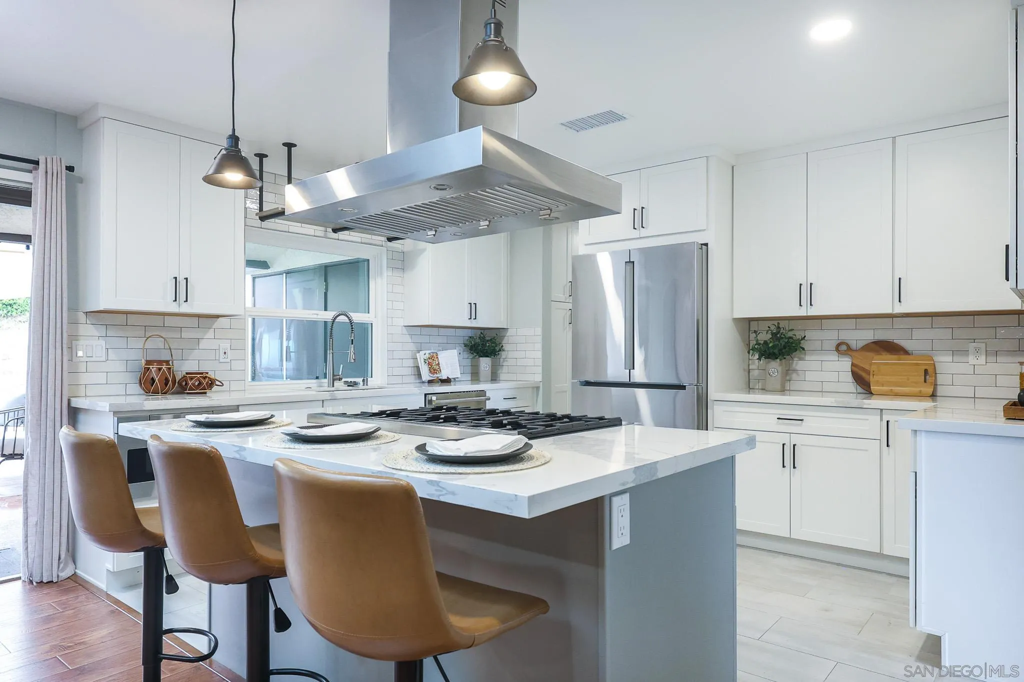 https://cdn.realtyfeed.com/cdn/127/260008798/8f229ce5ed49b144e3a0b75ca6a0244c.webp